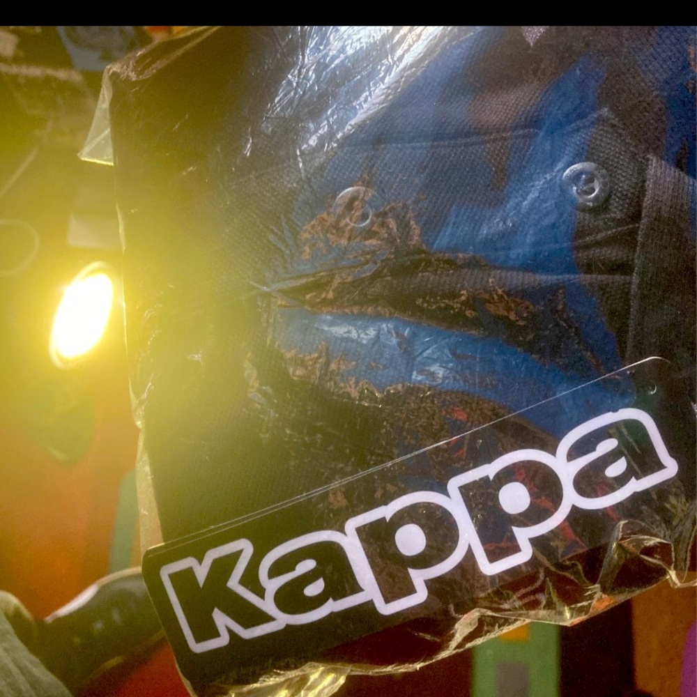 Kappa shirt with silver outline